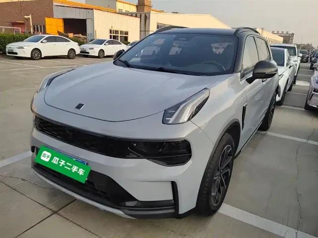 Фотография автомобиля — Lynk & Co 01