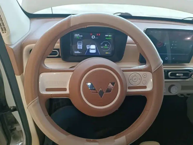 Wuling Hongguang Mini EV — Фото автомобиля 10