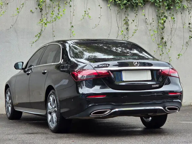 Mercedes-Benz E-Class — Фото автомобиля 6