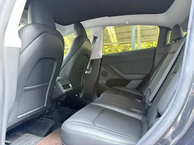 Tesla Model Y — Фото автомобиля 6
