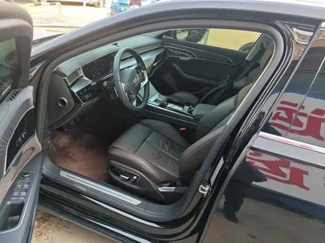 Audi A8 — Фото автомобиля 3
