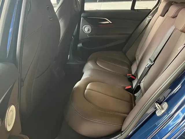 BMW 1 Series — Фото автомобиля 9