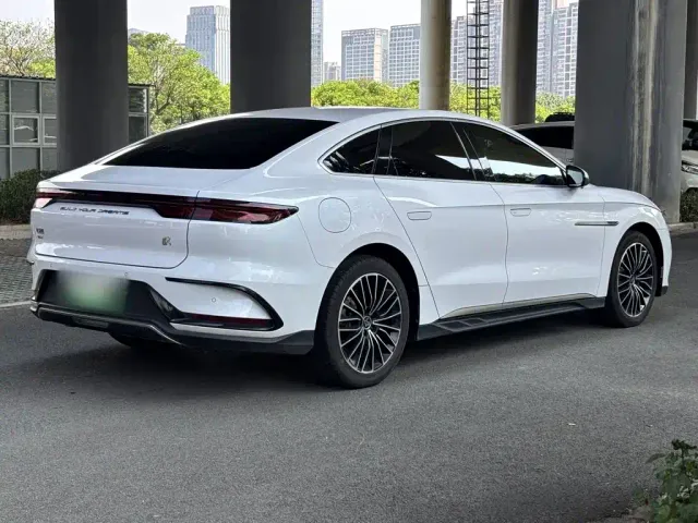 BYD Han — Фото автомобиля 6