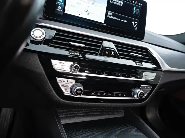 BMW 5 Series — Фото автомобиля 18