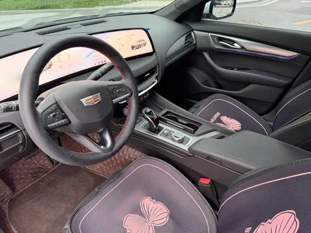 Cadillac CT5 — Фото автомобиля 14
