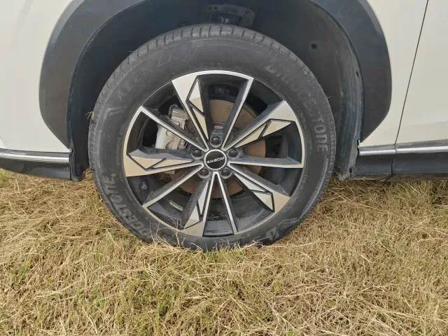 Roewe RX5 — Фото автомобиля 19