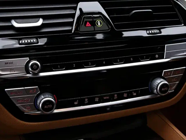 BMW 5 Series — Фото автомобиля 9