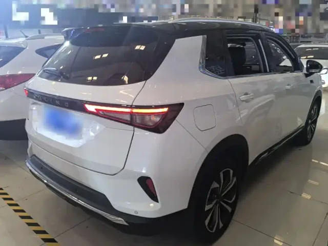 Wuling Asta — Фото автомобиля 6