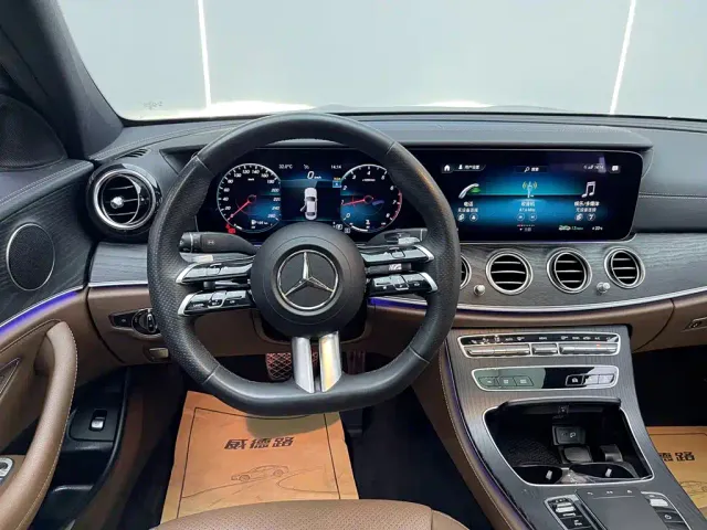 Mercedes-Benz E-Class — Фото автомобиля 25