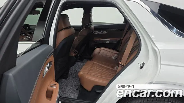 Genesis GV70 — Фото автомобиля 11