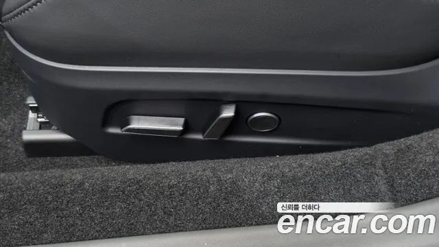 Tesla Model 3 — Фото автомобиля 30