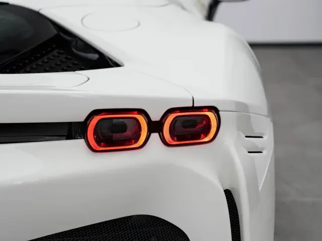 Ferrari SF90 — Фото автомобиля 18
