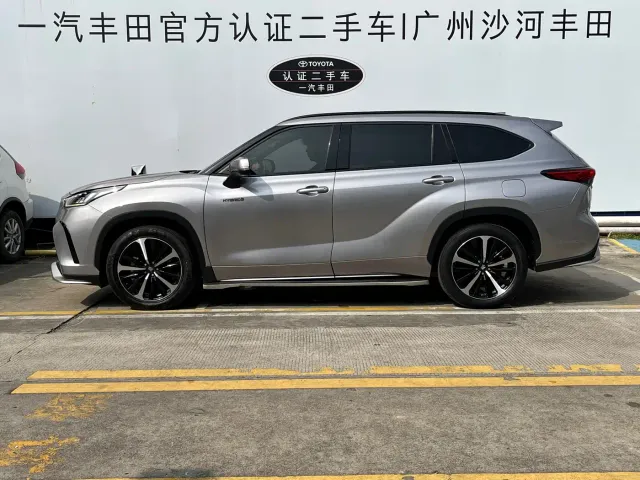 Toyota Crown Kluger 2021 2.5L HEV AWD Flagship Edition — Фото автомобиля 4