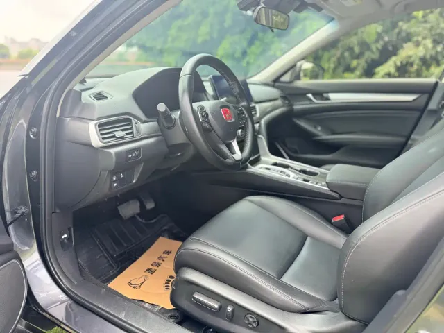 Honda Accord — Фото автомобиля 5