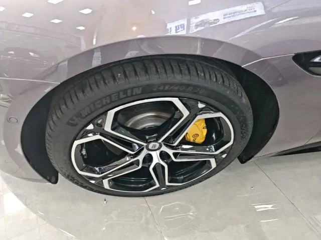 Xiaomi SU7 — Фото автомобиля 22