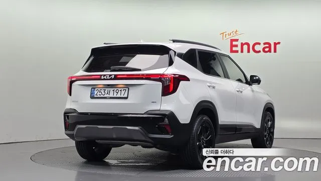Kia Seltos Новый Seltos Бензин 2.0 4WD — Фото автомобиля 2