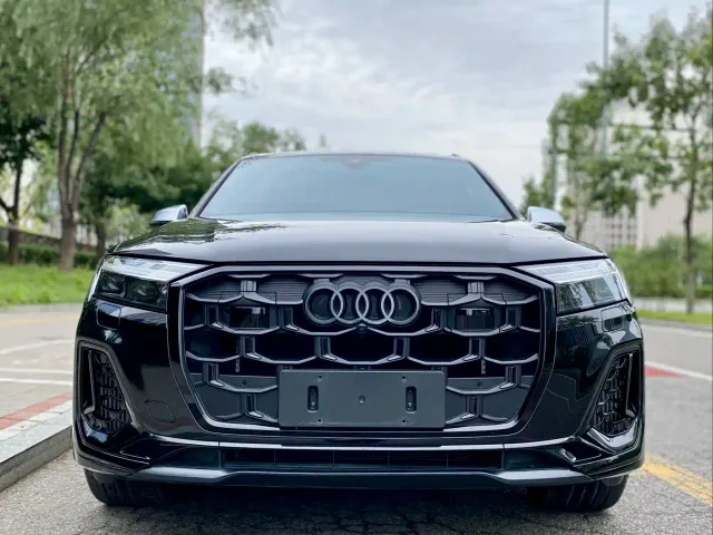 Audi SQ7 — Фото автомобиля 2