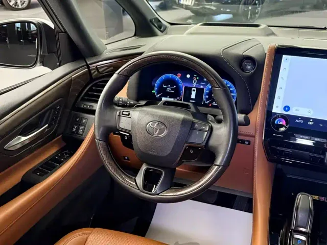 Toyota Alphard — Фото автомобиля 6