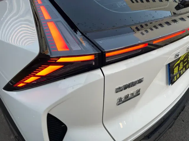 Geely Boyue — Фото автомобиля 21