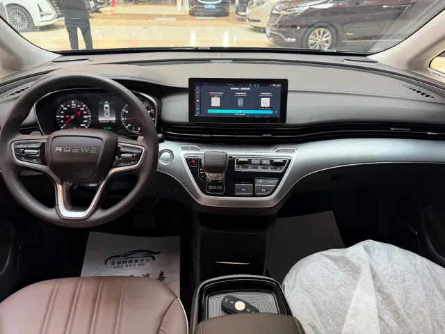 Roewe iMAX8 — Фото автомобиля 11