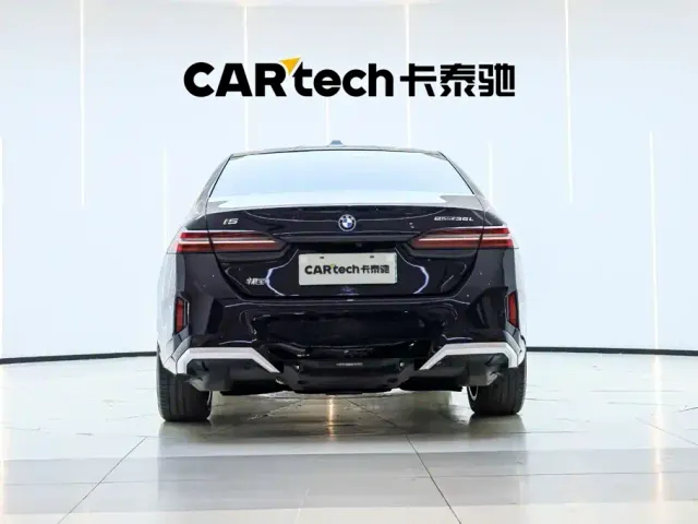 BMW BMW i5 2024 eDrive 35L M Sport Package — Фото автомобиля 2