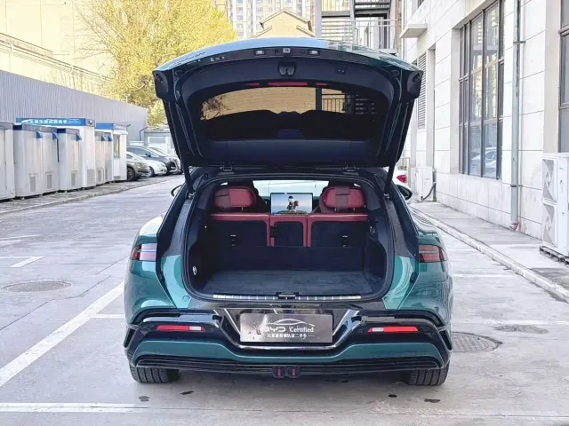 Denza Z9GT — Фото автомобиля 13