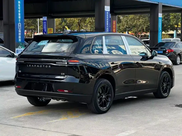 Leapmotor C10 — Фото автомобиля 7