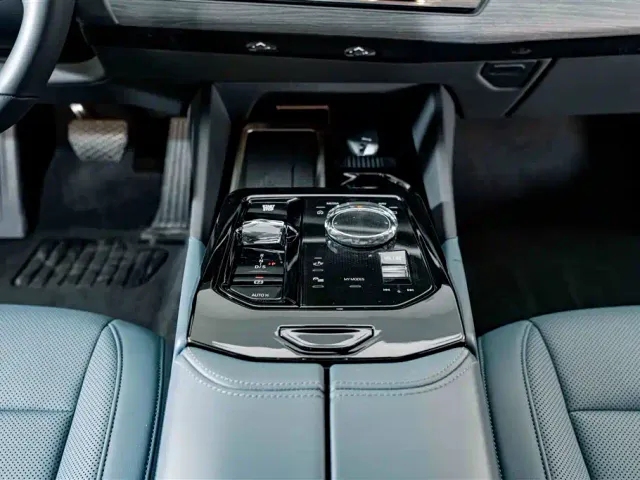 BMW 5 Series — Фото автомобиля 15