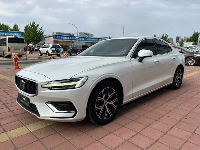 Фотография автомобиля — Volvo S60
