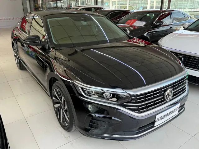 Volkswagen Passat — Фото автомобиля 3