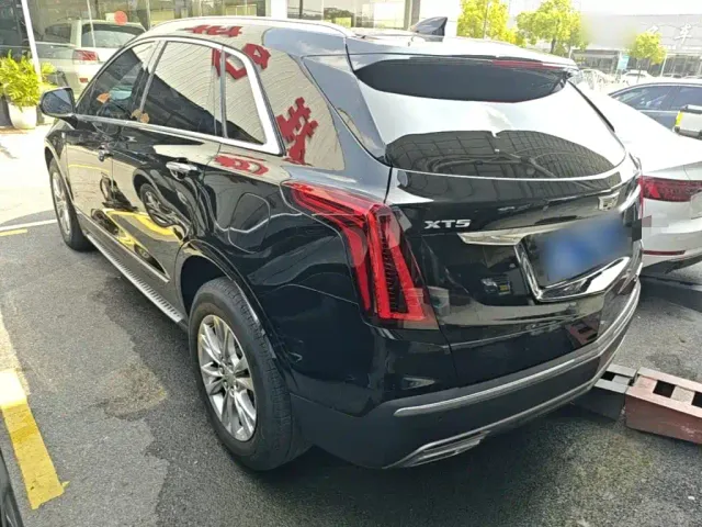 Cadillac XT5 — Фото автомобиля 4