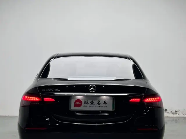 Mercedes-Benz E-Class — Фото автомобиля 20