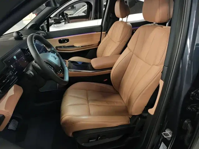 Nio ES8 — Фото автомобиля 14