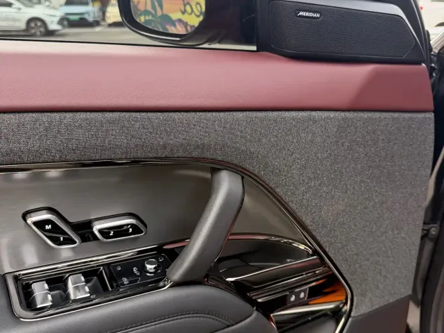 Land Rover Range Rover Sport — Фото автомобиля 9