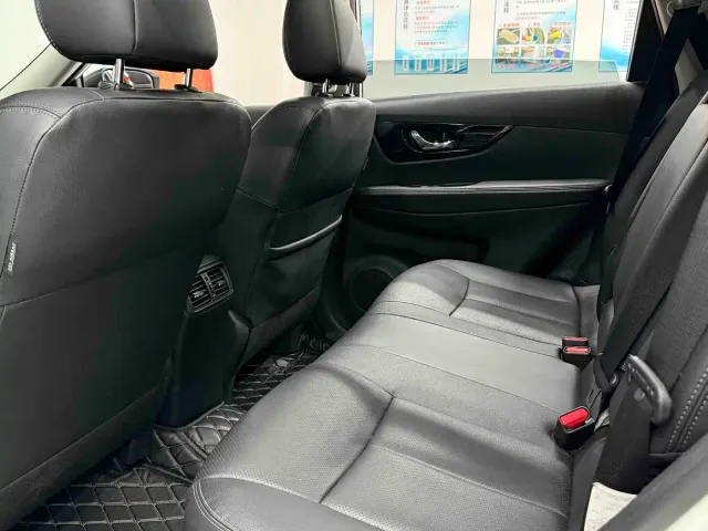 Nissan X-Trail — Фото автомобиля 15