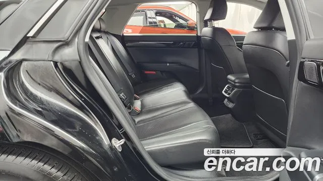 Hyundai Grandeur Grandeur (GN7) 2.5 Бензин 2WD — Фото автомобиля 12