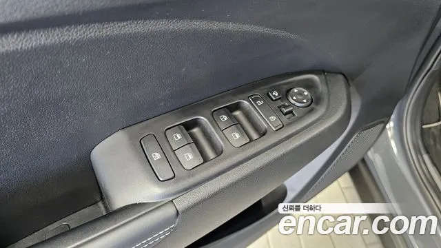 Hyundai Venue — Фото автомобиля 20