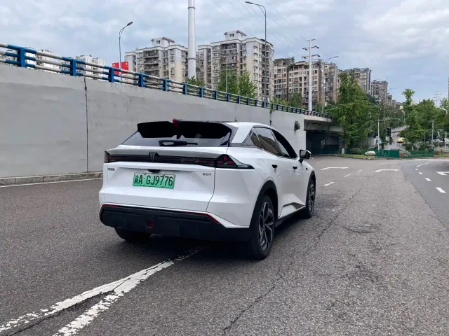 Deepal S07 — Фото автомобиля 17