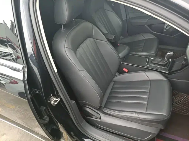 Volkswagen Passat — Фото автомобиля 19