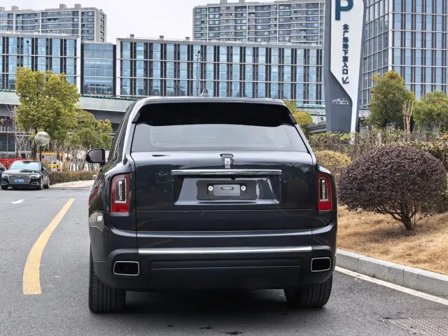 Rolls-Royce Cullinan — Фото автомобиля 5