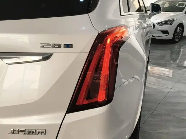 Cadillac XT5 — Фото автомобиля 7