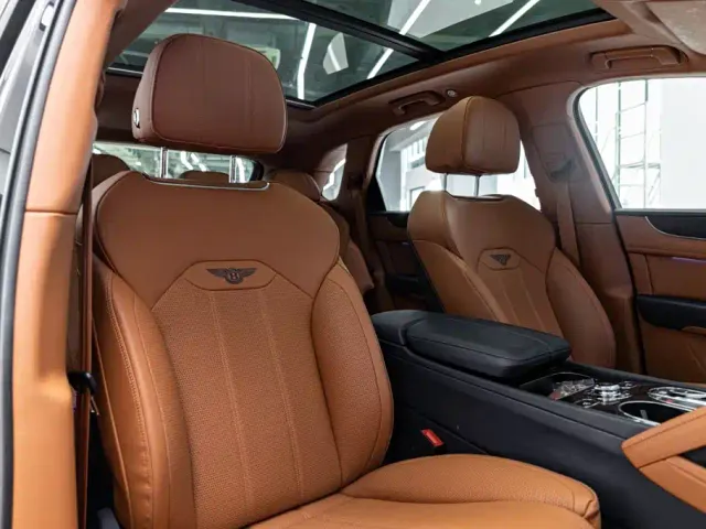 Bentley Bentayga — Фото автомобиля 15