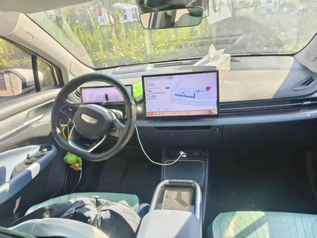 Geely Geometry M6 — Фото автомобиля 12