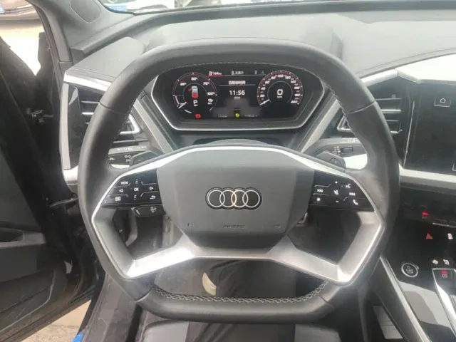 Audi Q4 e-tron — Фото автомобиля 10