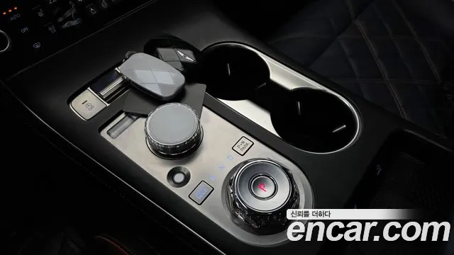 Genesis GV70 — Фото автомобиля 12