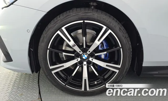 BMW 5 Series — Фото автомобиля 5