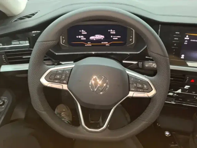 Volkswagen Passat — Фото автомобиля 10
