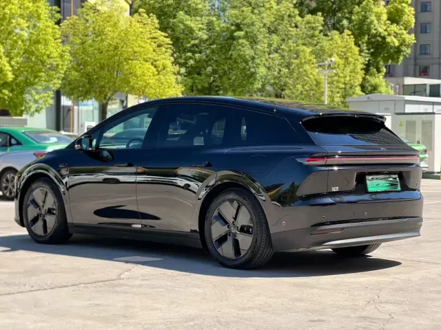 Li Auto i6 — Фото автомобиля 15