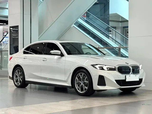 BMW i3 — Фото автомобиля 3