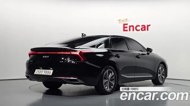 Kia K8 Hybrid — Фото автомобиля 2